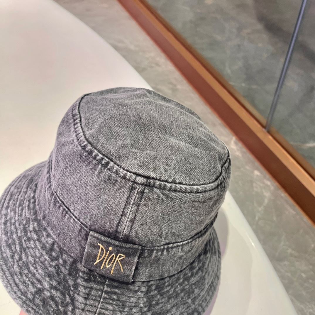 Christian Dior Caps